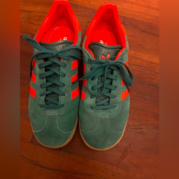 Adidas Gazelle 'Collegiate Green Preloved Red' Size 4.5 - Picture 2 of 6